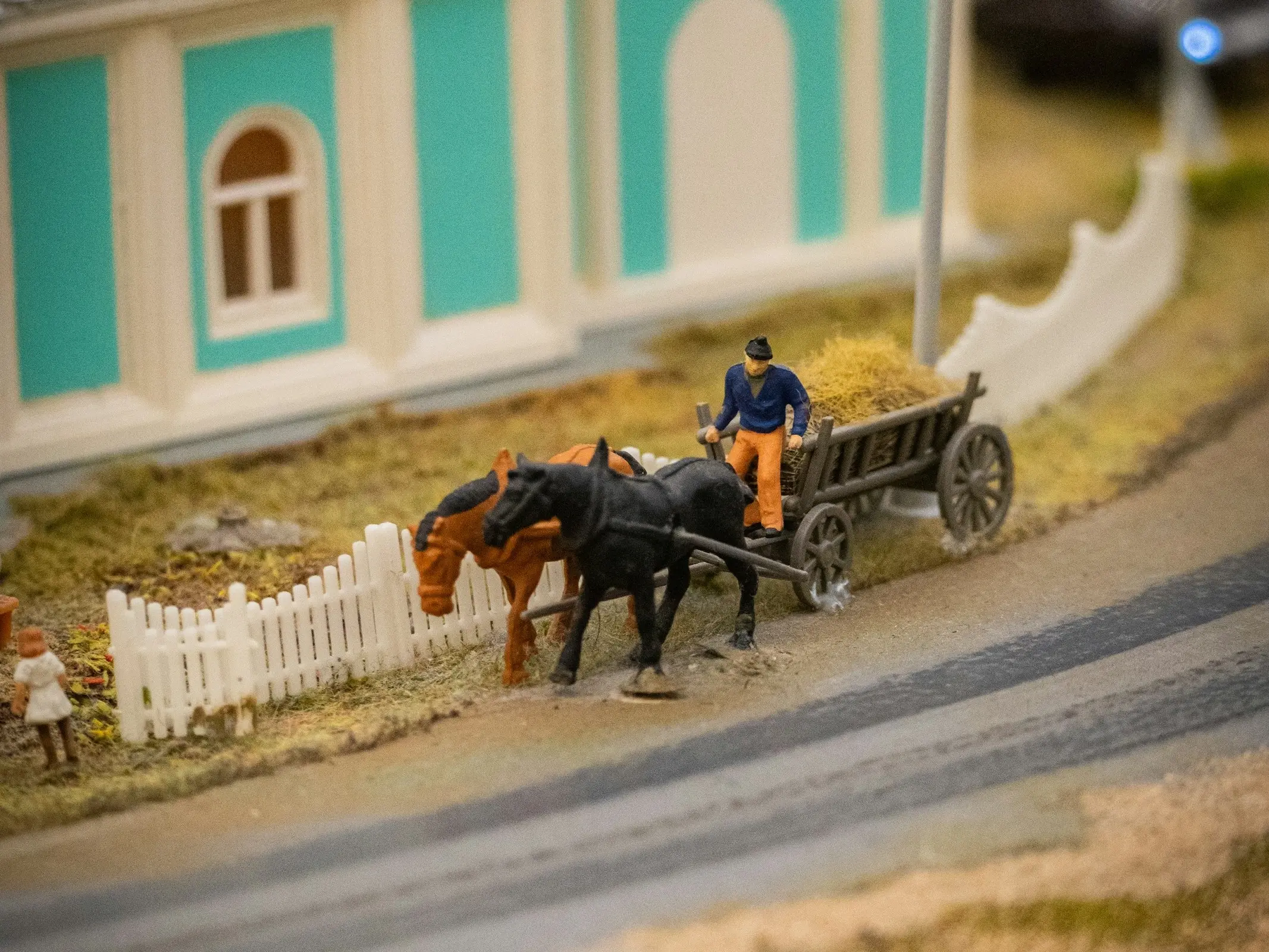 Miniature scale model