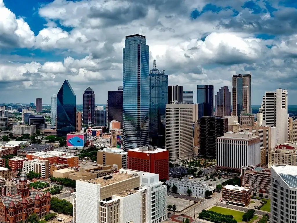 Dallas, TX skyline